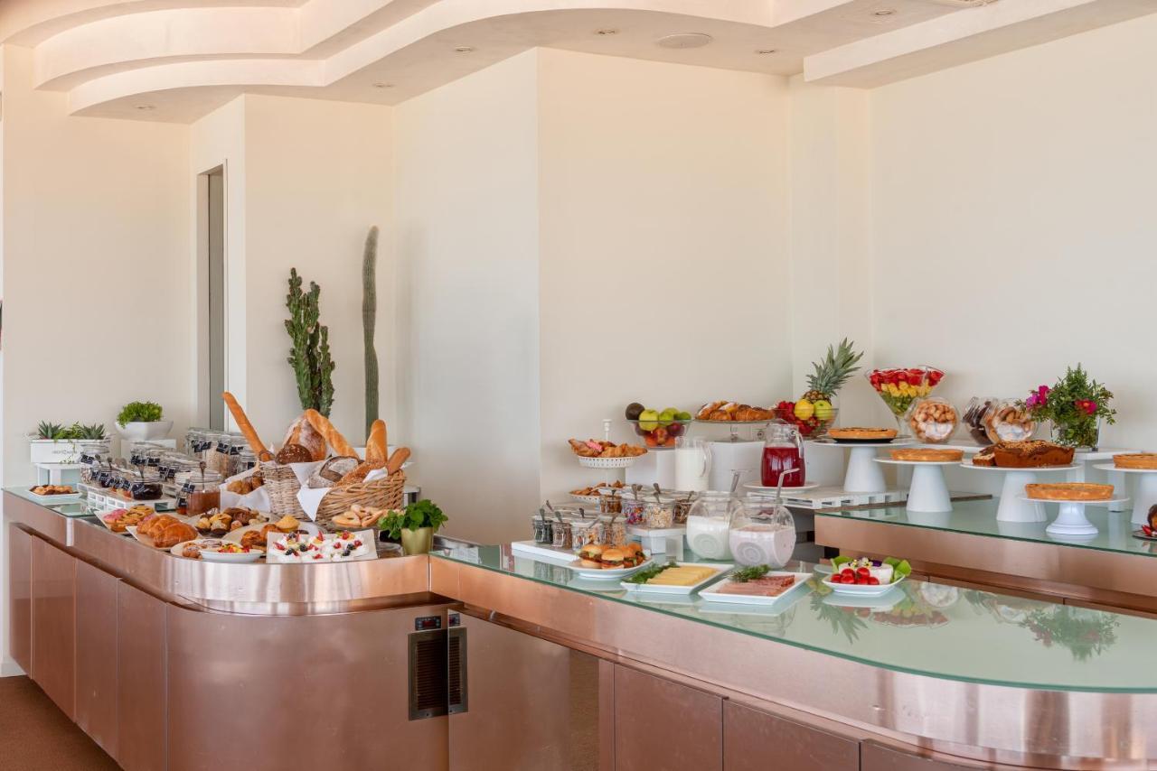 Hotel Commodore Риччоне Екстер'єр фото