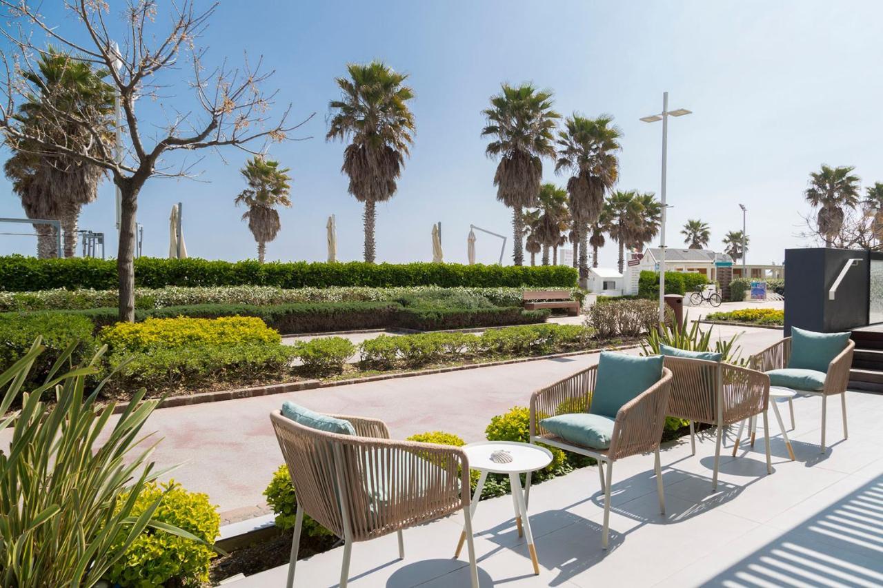 Hotel Commodore Риччоне Екстер'єр фото