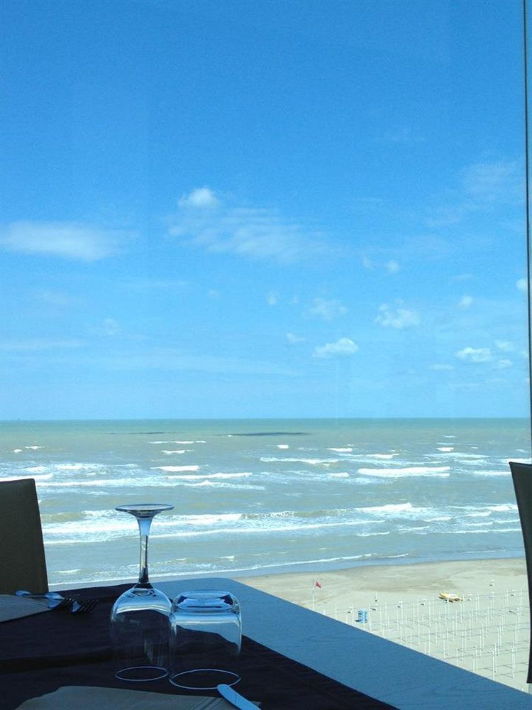 Hotel Commodore Риччоне Екстер'єр фото