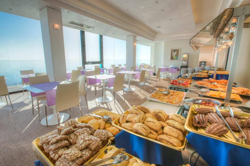 Hotel Commodore Риччоне Екстер'єр фото